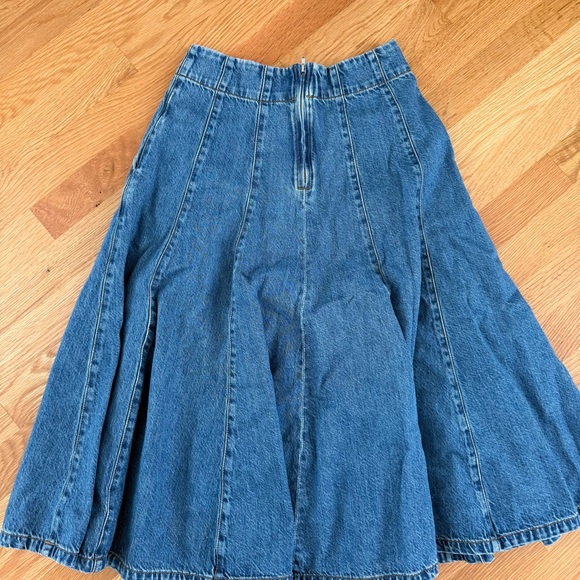 Madewell Flared Denim Midi Skirt: Airy Denim Edition Size 25 - Picture 9 of 9